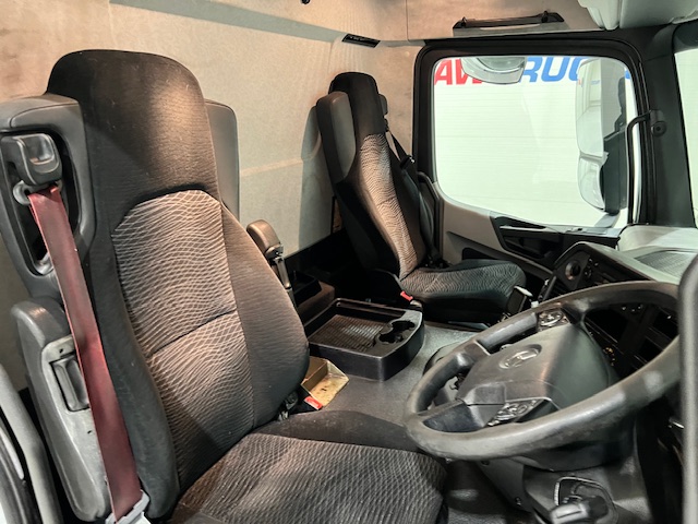Mercedes Antos 1827 Day Cab Fridge Box