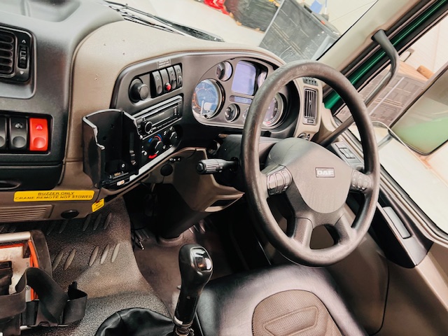 DAF LF55 220 Day Cab Dropside Brick Grab