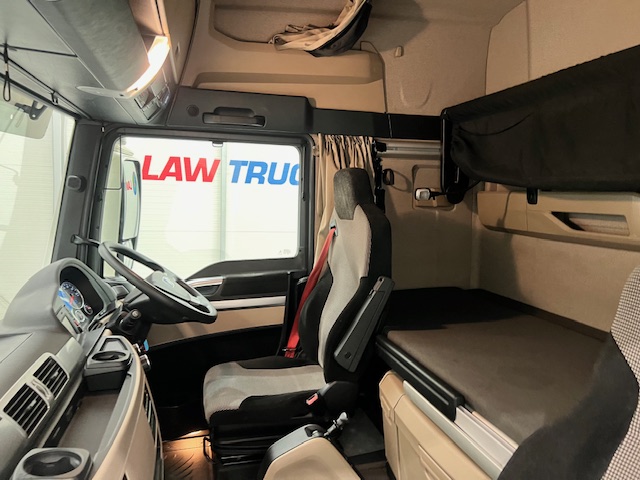 MAN TGX 26.470 6×2 Midlift Tractor Unit