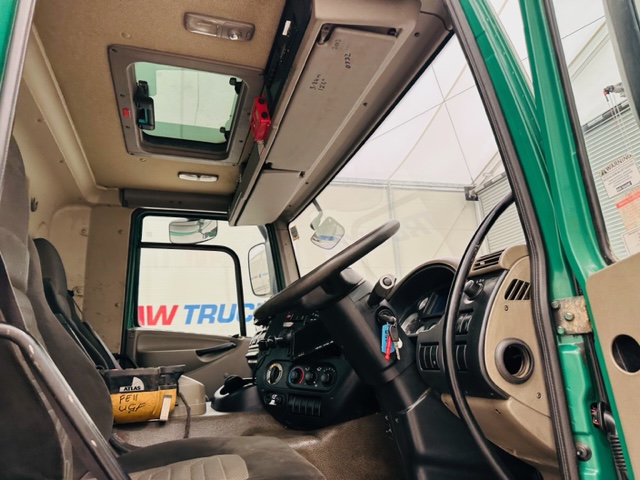 DAF CF75 310 Rear Lift Day Cab Dropside Brick Grab