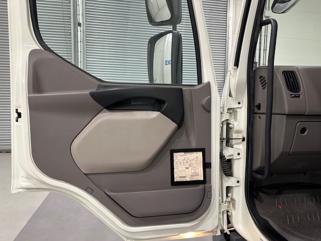DAF LF 180 4×2 Day Cab Box Van
