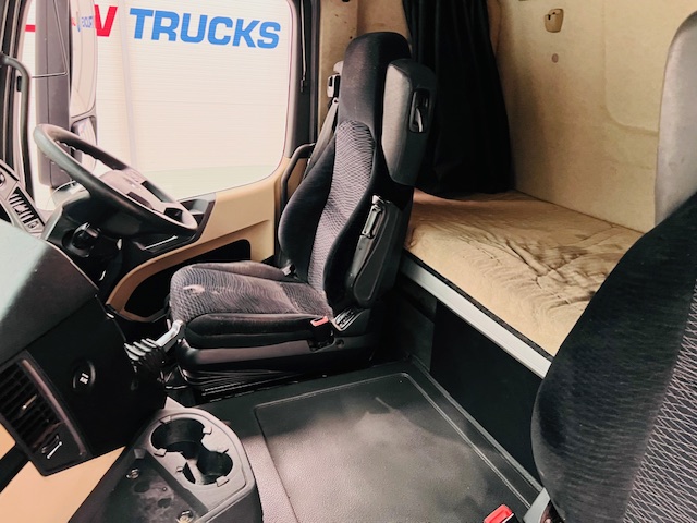 Mercedes Actros 1830 Sleeper Cab Curtainsider