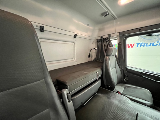 Scania P250 4×2 Sleeper Cab Fridge Box