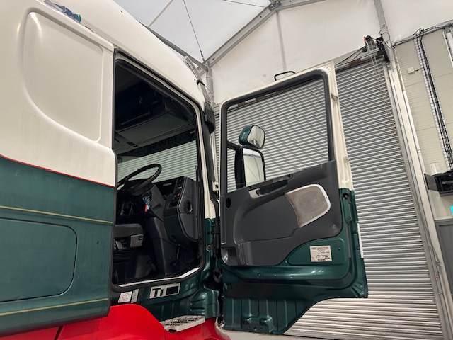 Scania R420 8×4 Highline Vacuum Tanker