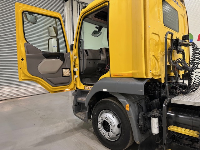 DAF LF 250 4×2 Rest Cab Tractor Unit