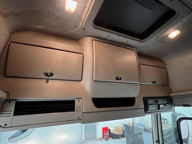 DAF CF 250 Sleeper Cab Curtainsider
