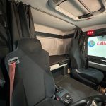 MAN TGM 18.250 4×2 Sleeper Cab Curtainsider - thumbnail