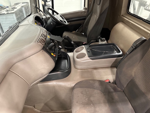 DAF CF75 310 6×4 Steel Tipper Grab Manual