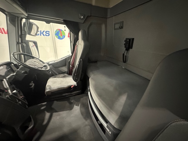 Renault T460 6×2 Midlift Tractor Unit