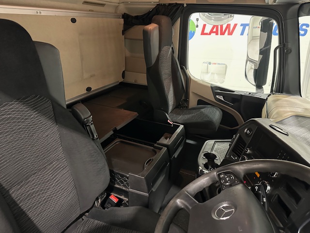 Mercedes Actros 2545 6×2 Midlift Tractor Unit