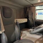 DAF CF 250 4×2 Sleeper Cab Curtainsider - thumbnail