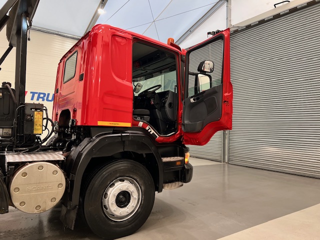 Scania P380 8×4 Day Cab Hookloader Manual