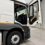 Mercedes Actros 1824 Sleeper Cab Curtainsider - thumbnail