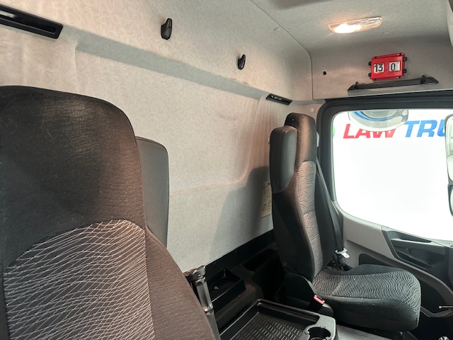 Mercedes Actros 1824 4×2 Day Cab Box Van
