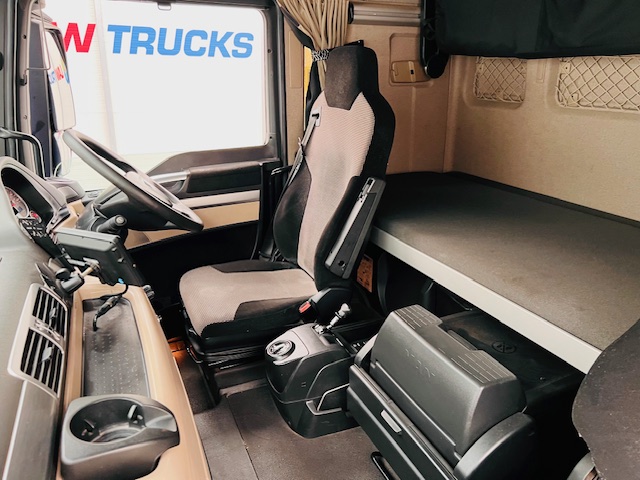 MAN TGX 26.420 6×2 Midlift Tractor Unit