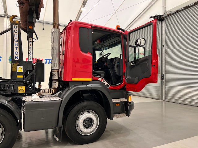 Scania P410 8×4 Day Cab Hookloader Manual