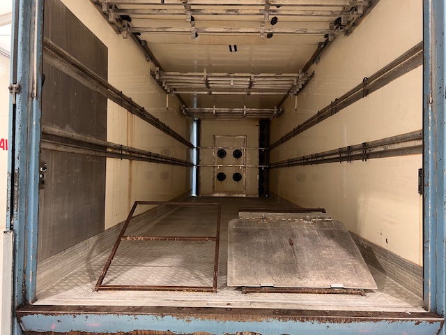 Scania P320 6×2 10 Tyre Rear Lift Insulated Box Van