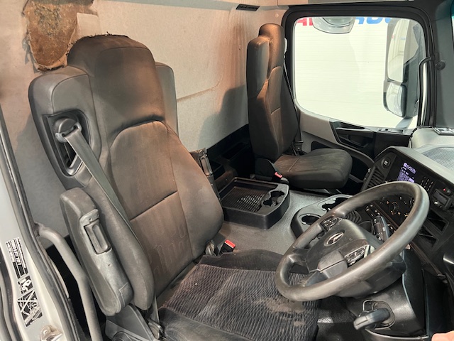 Mercedes Actros 2530 6×2 Day Cab Curtainsider