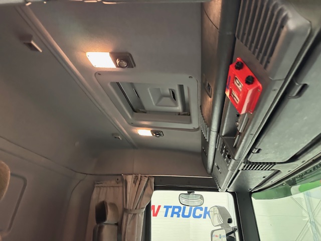 Scania P94 230 4×2 Sleeper Cab Flatbed