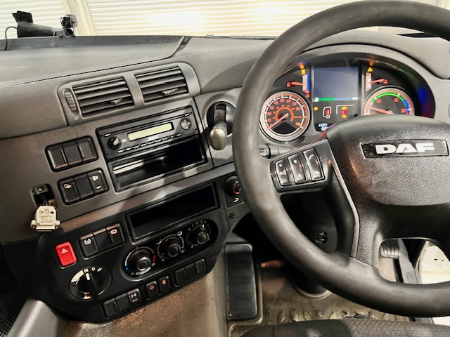 DAF CF 400 4×2 Sleeper Cab Tractor Unit