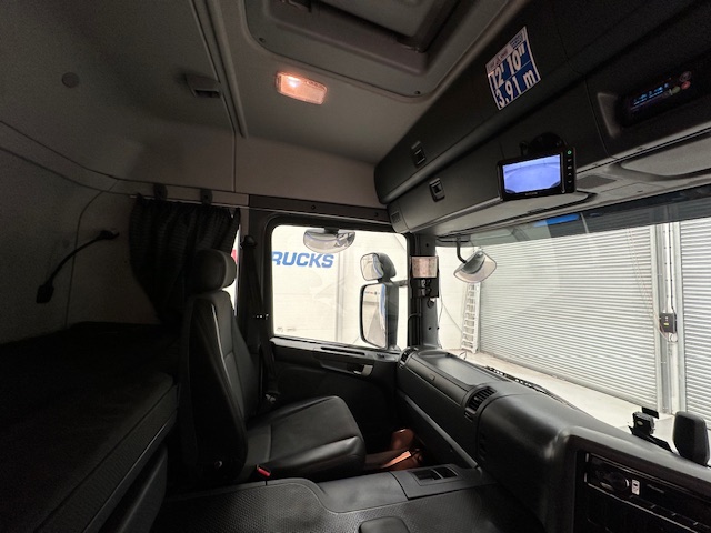 Scania P250 4×2 Sleeper Cab Fridge Box