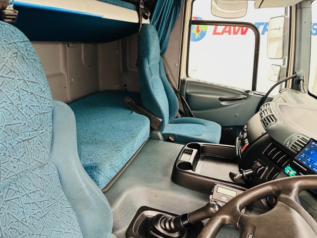 DAF CF65 220 Sleeper Cab Fridge Box