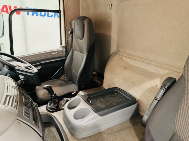 DAF CF 290 6×2 Rear Steer Fridge Box