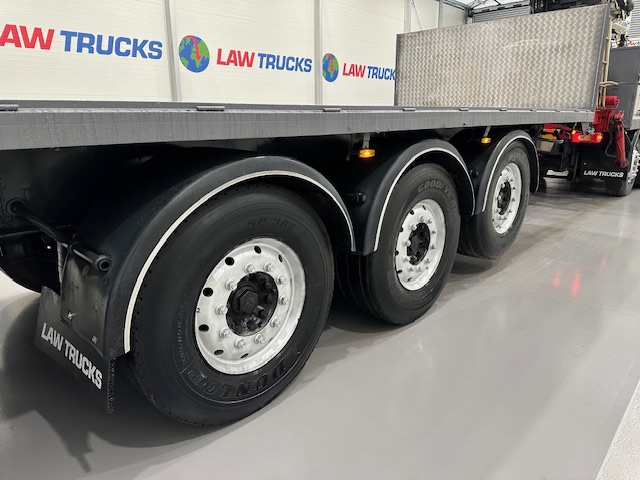 Volvo FH 440 6×2 Rear Lift Brick Grab Drawbar