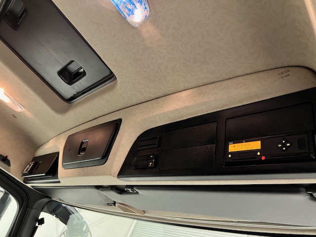 Mercedes Actros 1824 4×2 Sleeper Cab Box Van