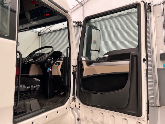 MAN TGX 26.500 6×2 Midlift Tractor Unit