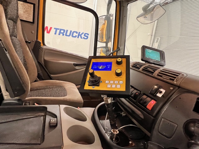 DAF CF75 310 6×4 Day Cab Gritter