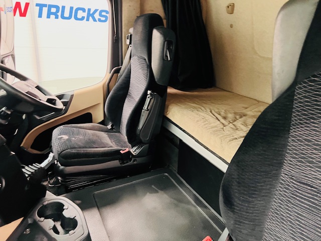 Mercedes Actros 1830 Sleeper Cab Curtainsider