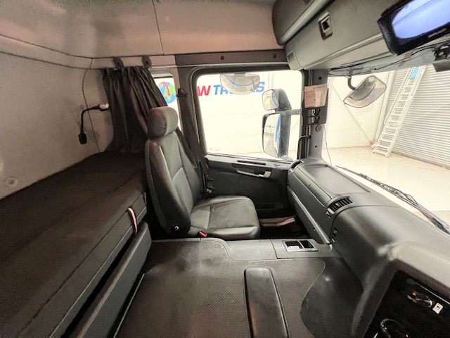 Scania P250 4×2 Sleeper Cab Fridge Box