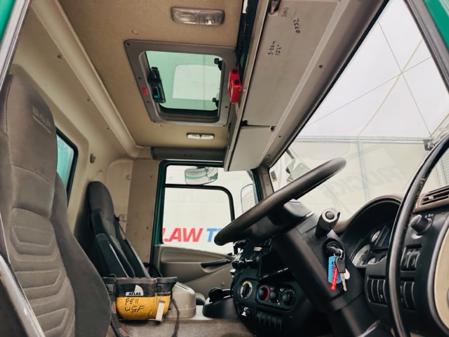 DAF CF75 310 Rear Lift Day Cab Dropside Brick Grab