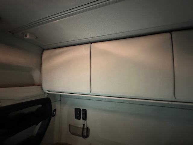 Scania R450 6×2 Midlift Highline Tractor Unit