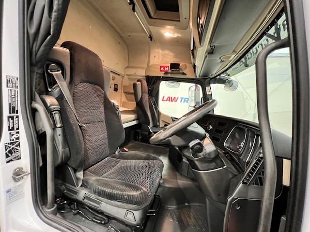 Mercedes Actros 1824 4×2 Sleeper Cab Curtainsider
