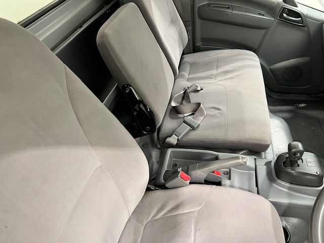 Isuzu N75.190 Day Cab Box Van