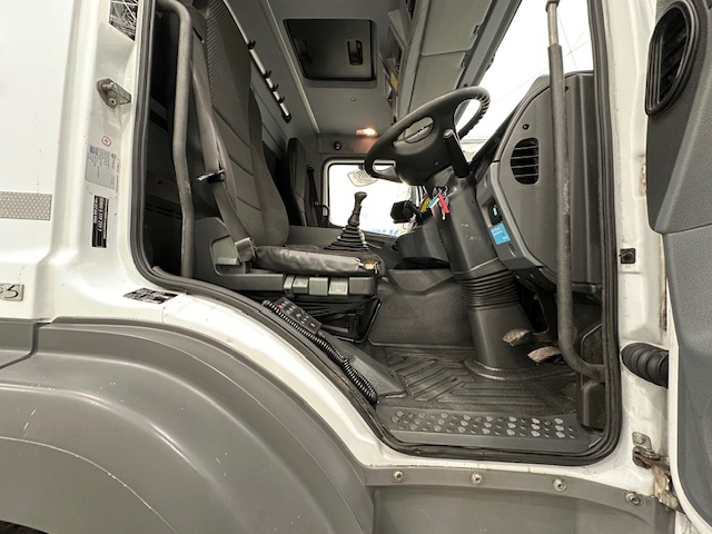 Mercedes Axor 1824 Day Cab Fridge Box