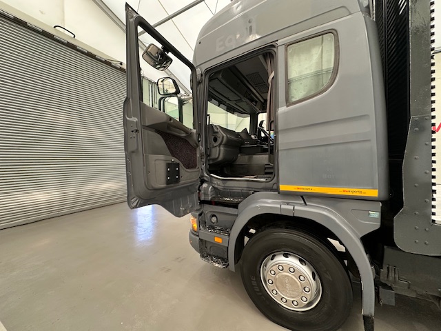 Scania 124 470 6×2 10 Tyre Sleeper Cab Flatbed