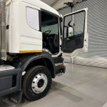 Scania P400 8×4 Sleeper Cab Tipper Manual - thumbnail