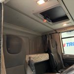 DAF CF 250 4×2 Sleeper Cab Curtainsider - thumbnail