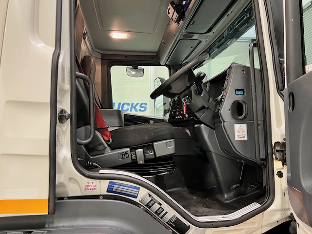 Scania P280 6×2 Rear Lift Day Cab Fridge Box