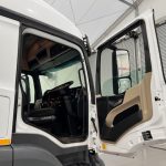 Mercedes Actros 1824 Sleeper Cab Curtainsider - thumbnail