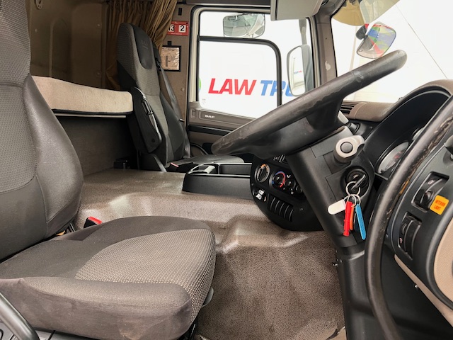 DAF CF75 310 Rear Lift Sleeper Cab Curtainsider