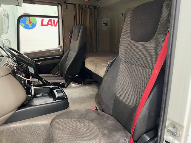 DAF CF85 360 8×4 Sleeper Cab Tipper Manual