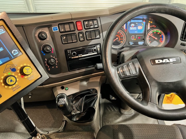 DAF LF 250 4×2 Sleeper Cab Gritter