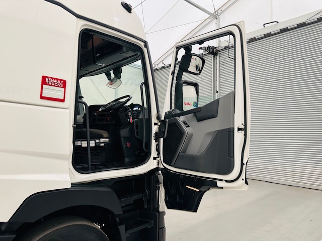 Renault T460 6×2 Midlift Tractor Unit