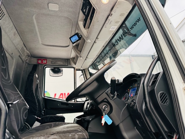 Iveco Stralis 310 AT 6×2 Fridge Box Van