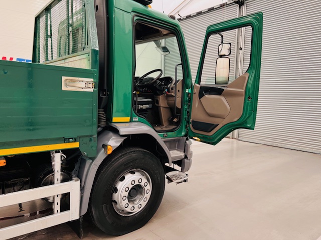 DAF LF55 220 Day Cab Dropside Brick Grab