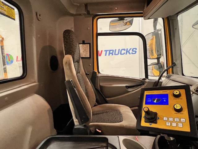 DAF CF75 310 6×4 Day Cab Gritter